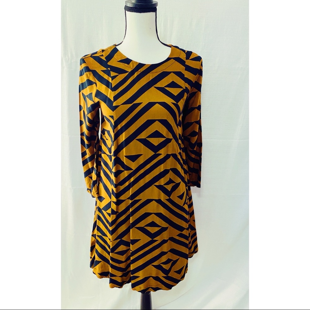 H&M‎ Brown and Black Long Sleeve Skater dress